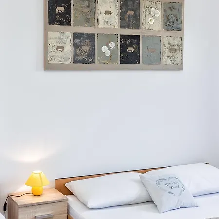 ゲストハウス Sobe Matesa ヴォディツェ